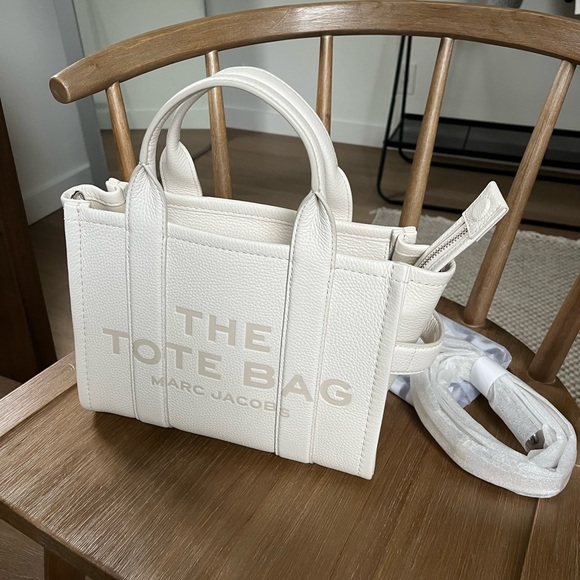 Marc Jacobs Handbags - Marc Jacobs The Leather Mini Tote